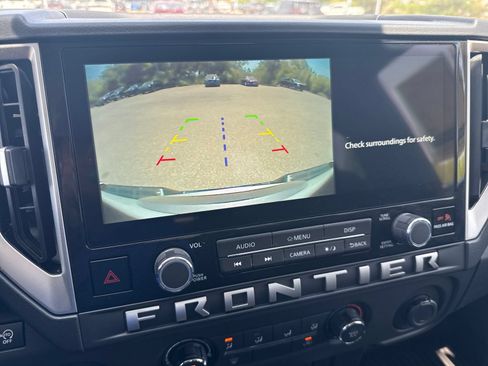 Used 2025 Nissan Frontier SV RWD image 23