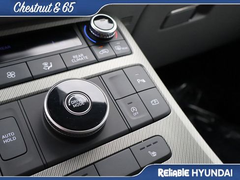 Certified 2025 Hyundai Palisade SEL FWD image 33