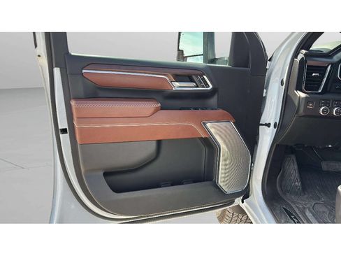 Used 2024 GMC Sierra 3500 Denali Ultimate AWD/4WD image 11