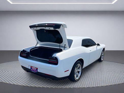 Used 2021 Dodge Challenger SXT RWD image 7