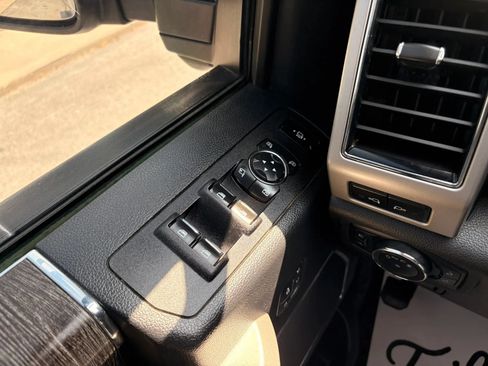 Used 2020 Ford F350 Lariat w/ Lariat Ultimate Package AWD/4WD image 24