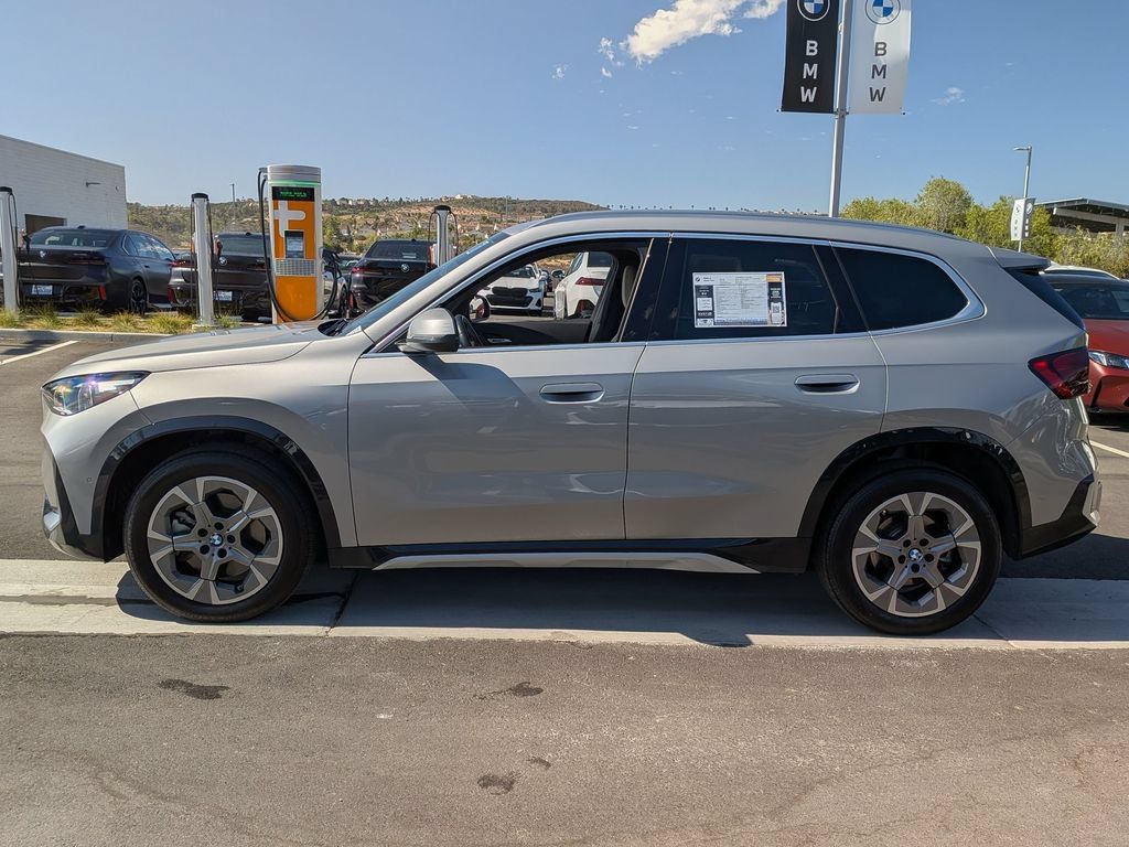 Certified 2025 BMW X1 xDrive28i AWD/4WD image 5