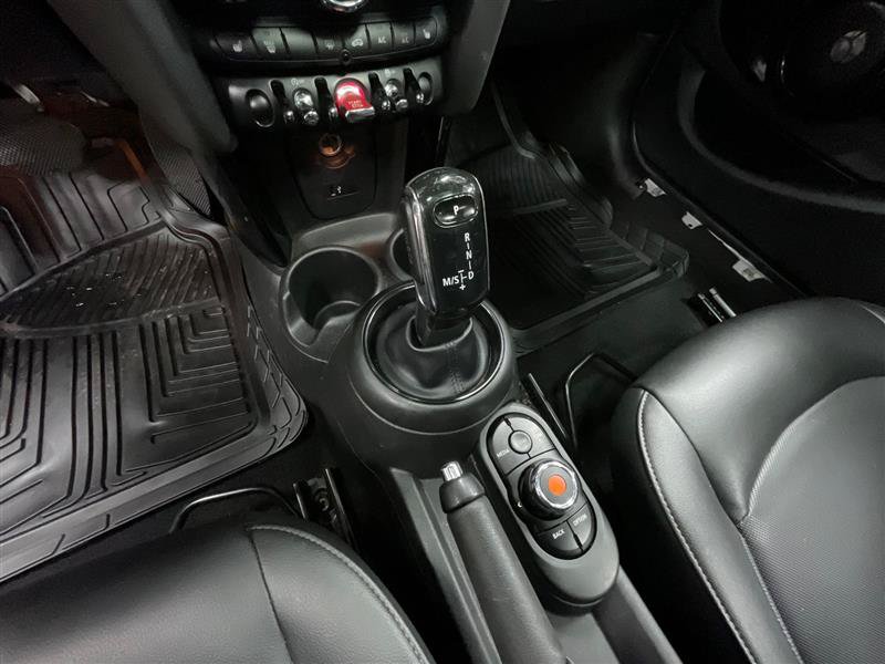 Used 2021 MINI Cooper 4-Door Hardtop w/ Premium Package FWD image 16