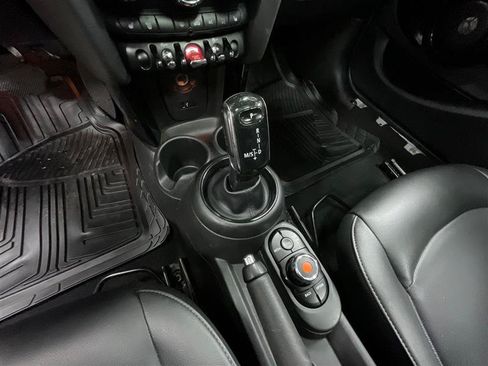 Used 2021 MINI Cooper 4-Door Hardtop w/ Premium Package FWD image 16
