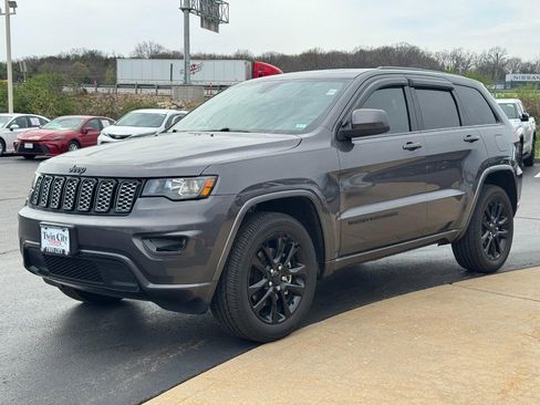Used 2021 Jeep Grand Cherokee Laredo X image 8
