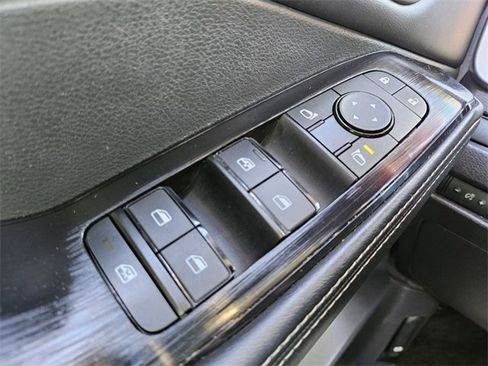 Used 2024 Nissan Rogue SV image 31