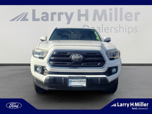 Used 2018 Toyota Tacoma SR5 image 8