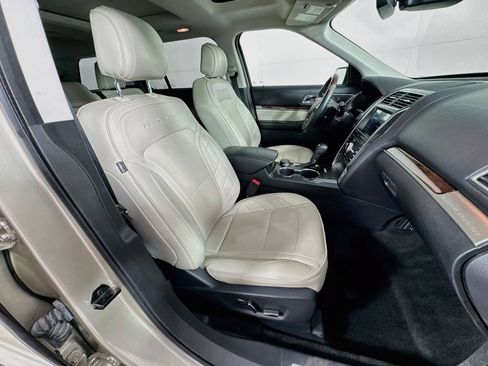 Used 2017 Ford Explorer Platinum AWD/4WD image 37