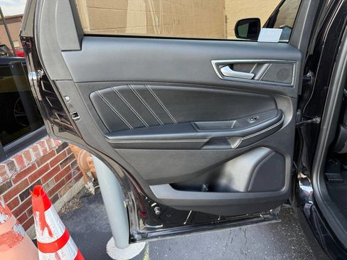 Used 2021 Ford Edge ST image 20