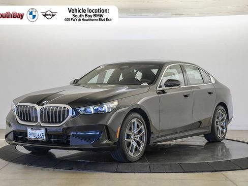 Used 2026 BMW 530i xDrive w/ Premium Package AWD/4WD image 1