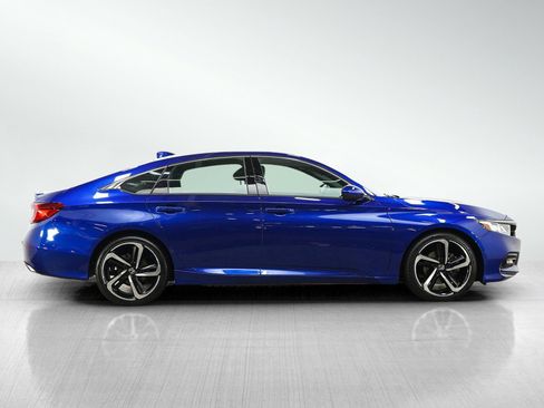 Used 2018 Honda Accord Sport image 6