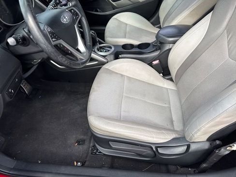 Used 2013 Hyundai Veloster w/ Style Pkg FWD image 15