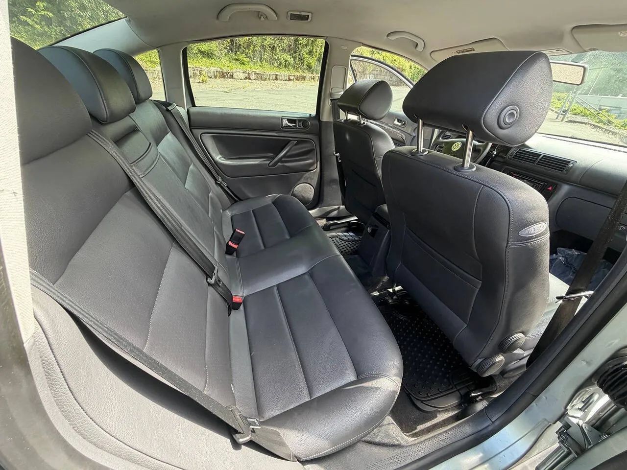 Used 2005 Volkswagen Passat GL FWD image 32