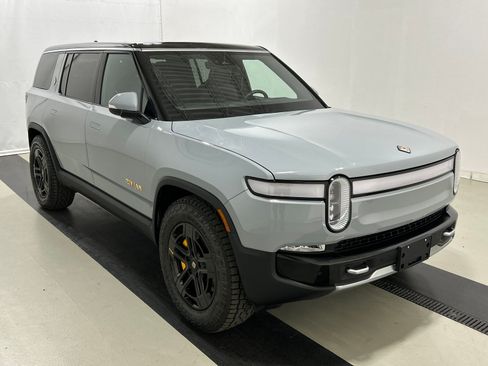 Used 2024 Rivian R1S Adventure AWD/4WD image 7
