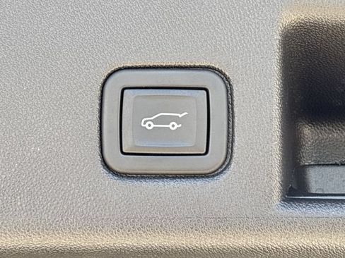 Used 2023 Chevrolet Equinox LT FWD image 29