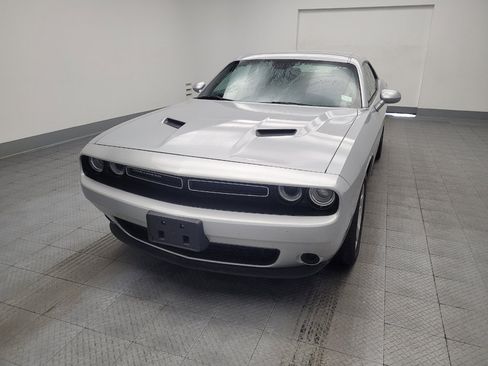 Used 2022 Dodge Challenger SXT RWD image 15