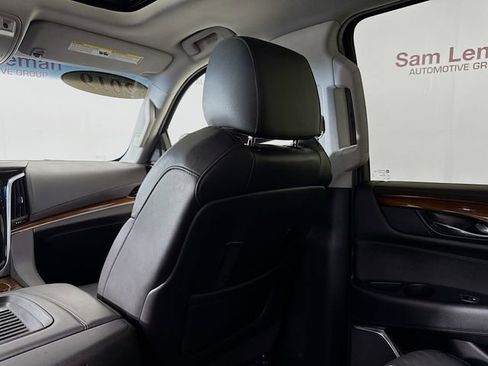 Used 2019 Cadillac Escalade Premium Luxury image 25