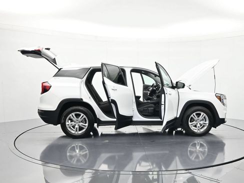 Used 2024 GMC Terrain SLE AWD/4WD image 46