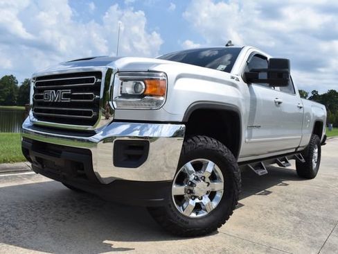 Used 2018 GMC Sierra 2500 SLE w/ Suspension Package, Off-Road AWD/4WD image 5