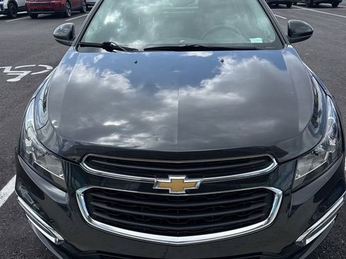Used 2015 Chevrolet Cruze LT FWD image 2