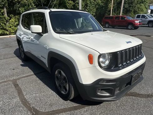 Used 2018 Jeep Renegade Latitude FWD image 5