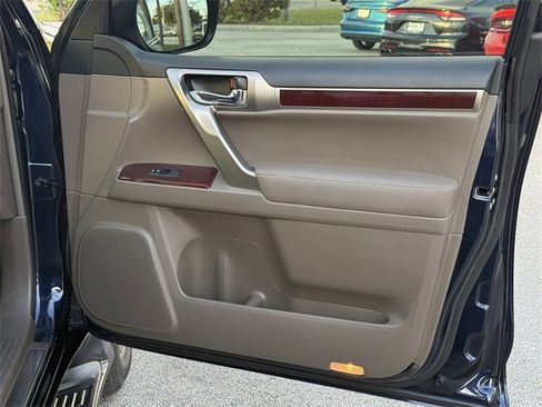 Used 2019 Lexus GX 460 Luxury image 37
