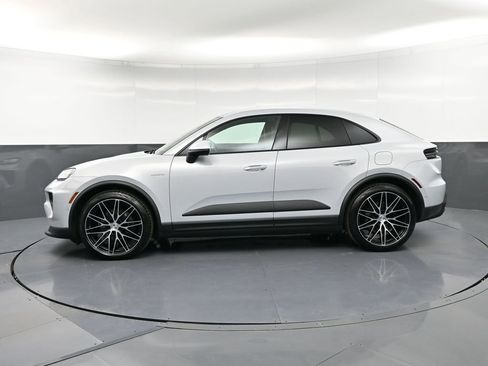 New 2026 Porsche Macan 4 Electric AWD/4WD image 2