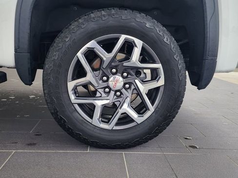 Used 2023 GMC Sierra 1500 SLT w/ SLT Premium Package image 10