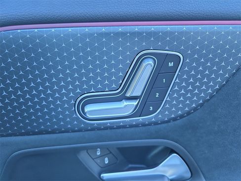 Certified 2024 Mercedes-Benz GLA 250 4MATIC image 17