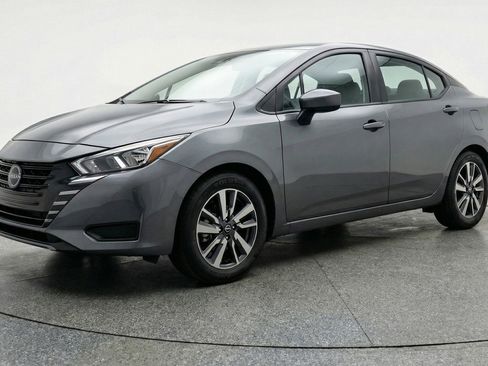 Used 2025 Nissan Versa SV FWD image 3