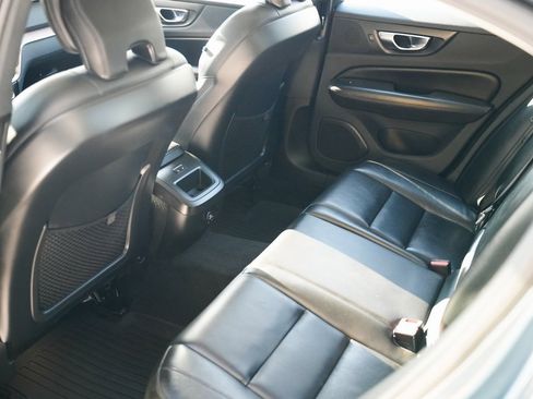 Used 2019 Volvo S60 T6 Momentum w/ Multimedia Package image 29