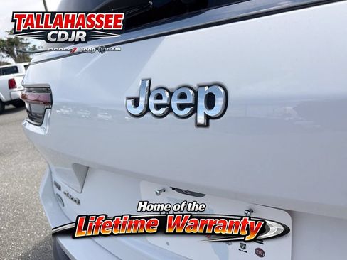 Used 2022 Jeep Grand Cherokee L Limited w/ Luxury Tech Group II AWD/4WD image 5