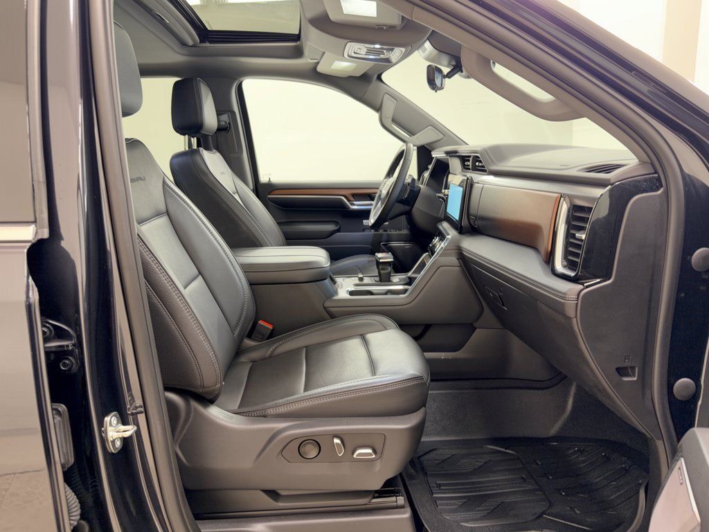 Used 2023 GMC Sierra 1500 Denali w/ Denali Reserve Package RWD image 30