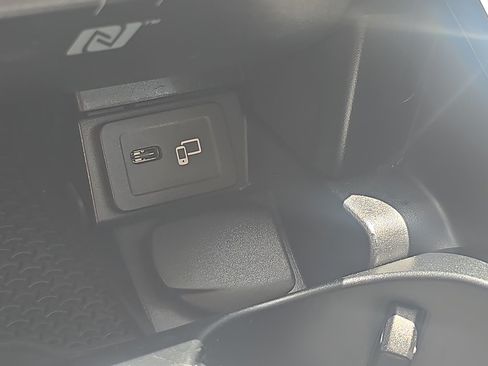 Used 2022 Mercedes-Benz E 350 4MATIC Sedan image 26