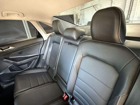 Used 2022 Volkswagen Jetta SE FWD image 22
