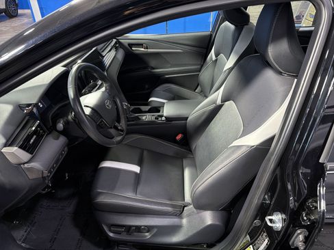 Used 2025 Toyota Camry SE FWD image 22