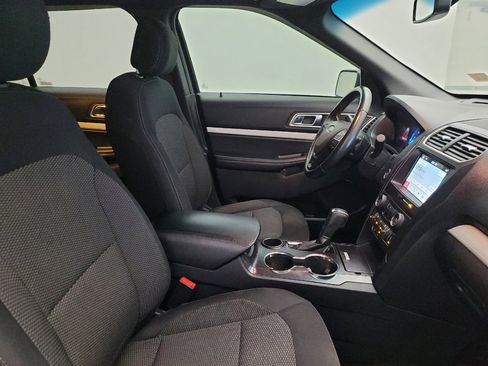 Used 2017 Ford Explorer XLT w/ Equipment Group 201A image 21