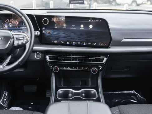 Used 2024 Chevrolet Traverse LT AWD/4WD image 31