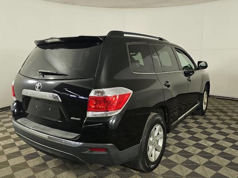 Used 2012 Toyota Highlander SE w/ Tow Pkg image 19
