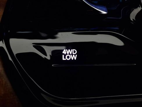 Used 2022 Jeep Grand Wagoneer Series III w/ Rear Seat Video Group 1 image 16