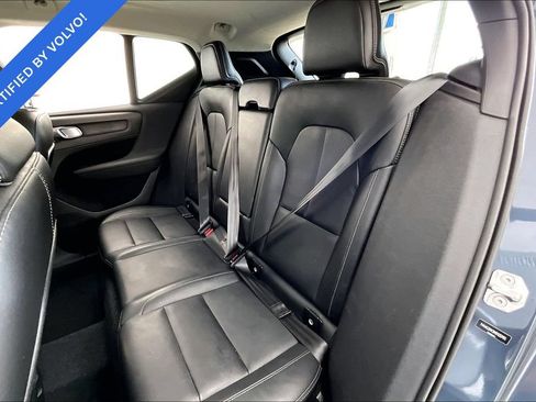 Used 2021 Volvo XC40 T4 Momentum w/ Protection Package Premier FWD image 27