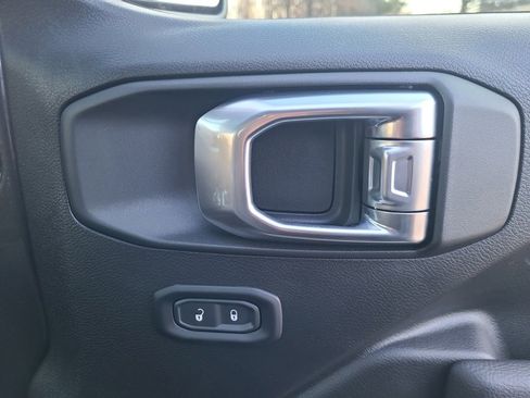 Used 2025 Jeep Gladiator Sport image 35