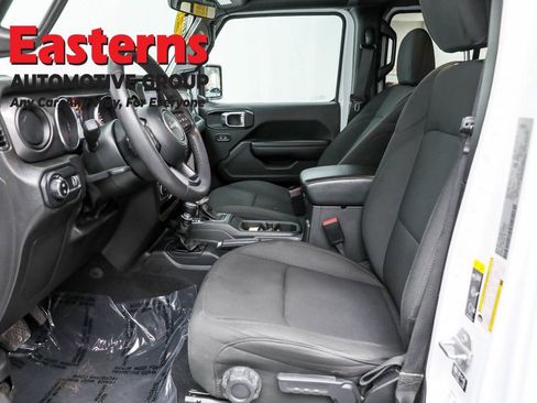 Used 2023 Jeep Gladiator Sport image 13