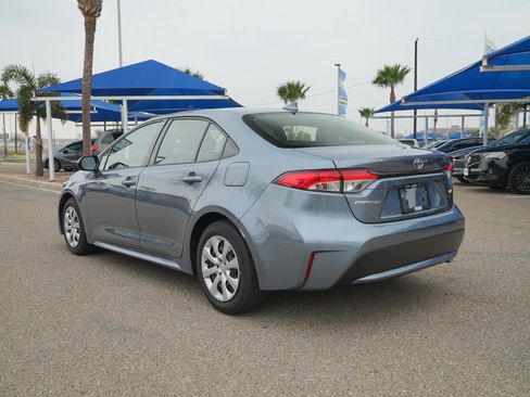 Used 2022 Toyota Corolla LE image 9