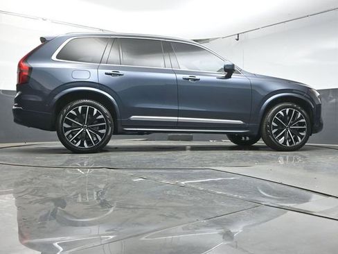 Used 2025 Volvo XC90 B5 Plus w/ Protection Package image 40