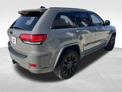 Used 2021 Jeep Grand Cherokee Laredo X AWD/4WD image 5