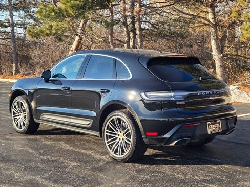 Used 2025 Porsche Macan image 3