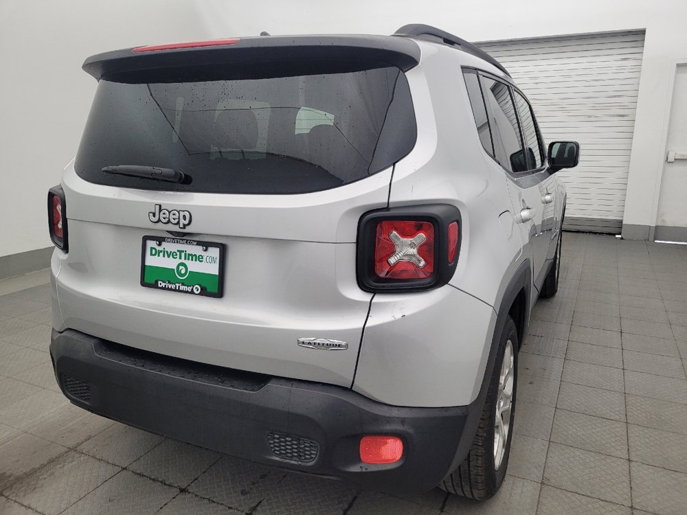 Used 2016 Jeep Renegade Latitude w/ Popular Equipment Group FWD image 9