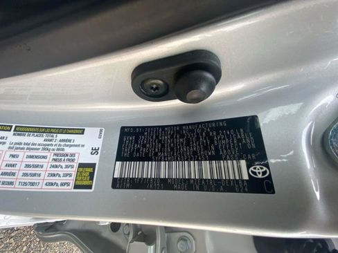 Used 2025 Toyota Corolla LE FWD image 27