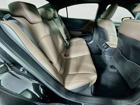 Used 2025 Lexus ES 350 w/ Premium Package FWD image 37